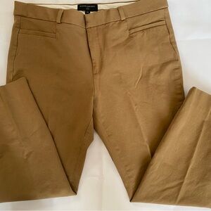 Banana Republic Sloan pants
Khaki color with a 26” inseam. Wore one time.
